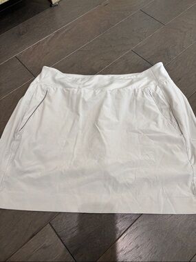 Athleta Cream Mini Skirt with Front Zip Pockets